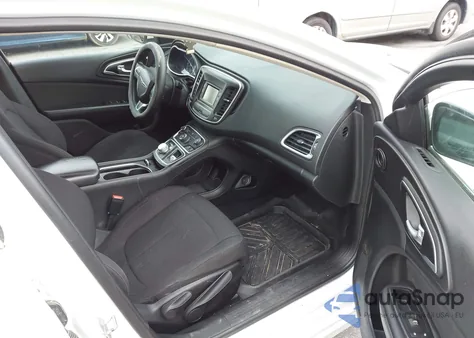 2015 Chrysler 200 Limited z USA, uszkodzony, nr VIN 1C3CCCAB1FN716797